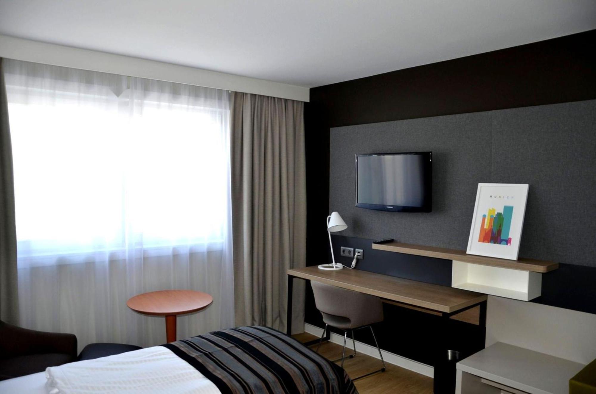 Centre By Ihg Hotel 4*